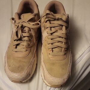 Nike Women's Beige Nike Air Max 90 Textured Sneakers